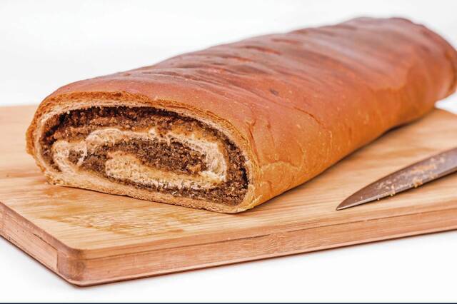 5558581_web1_nut-roll