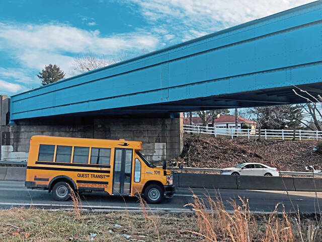 5561868_web1_gtr-GBGbridge001-021022