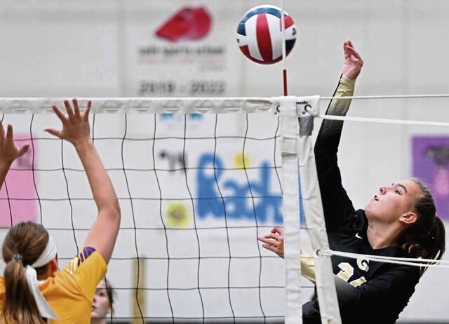 Gateway volleyball says goodbye to senior class after playoff loss