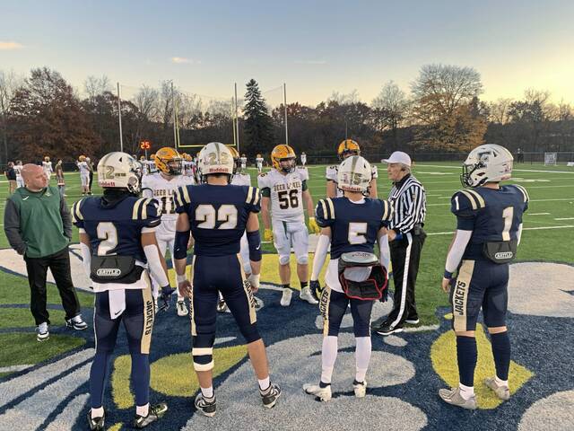 Freeport finishes off conference championship run against Deer Lakes