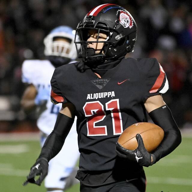 Capacity crowd sees Aliquippa defeat rival Central Valley with dominant 3rd quarter