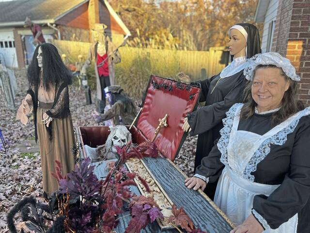 5576298_web1_vnd-Halloween-103022-4