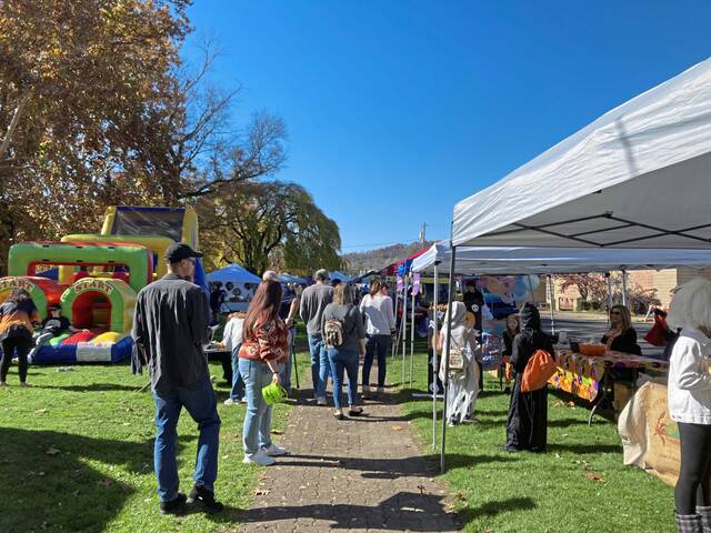 5576693_web1_vnd-TarentumBooFest5-103022