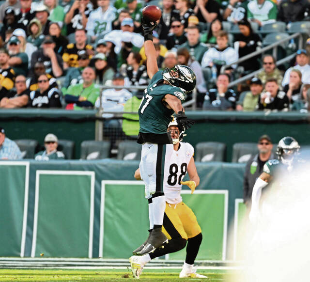 5579000_web1_ptr-SteelersEagles11-103022