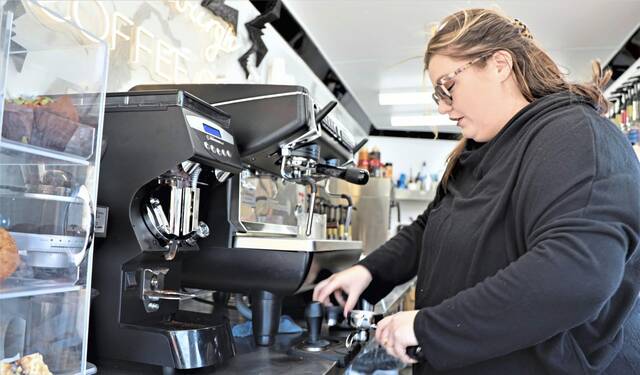 5545989_web1_vnd-CoffeeTruck2-102122