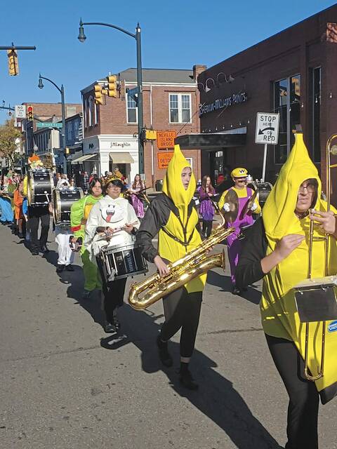 5581178_web1_sew-HalloweenParade4-111022