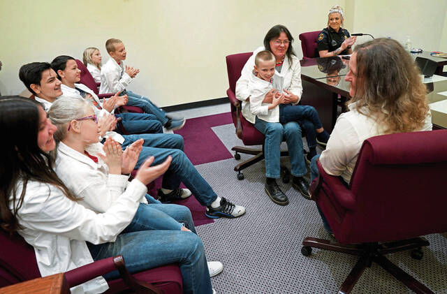 5581293_web1_gtr-adoptionday01-110422