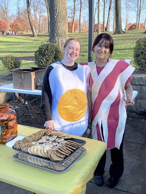 5590304_web1_te-trailoftreats-111022-3