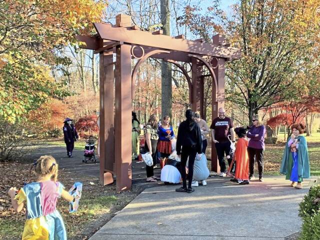 5590304_web1_te-trailoftreats-111022-4