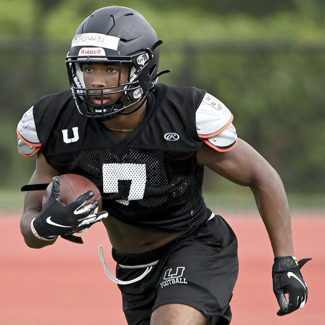 Upper St. Clair running back with Florida roots hopes to lead Panthers on WPIAL playoff run