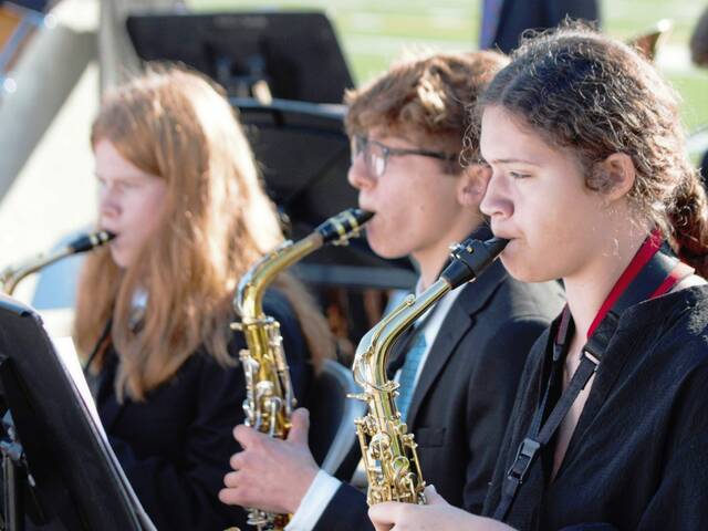 5594848_web1_hj-hamptonheroes-111022-8