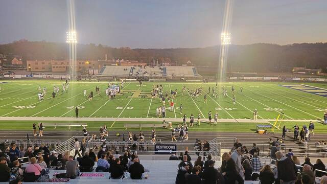 Big plays help Woodland Hills overcome bout with flu, Franklin Regional