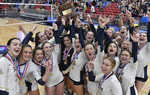 No. 1 Freeport claims 2nd straight WPIAL girls volleyball championship