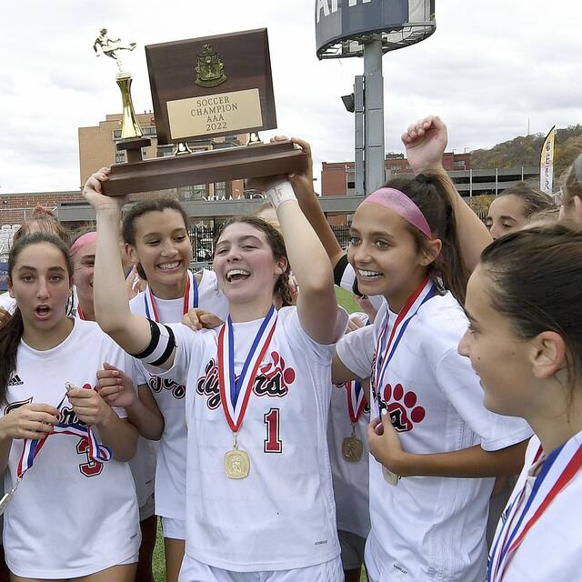 Moon wins 2nd straight WPIAL girls soccer crown, ends Mars’ 80-game unbeaten streak