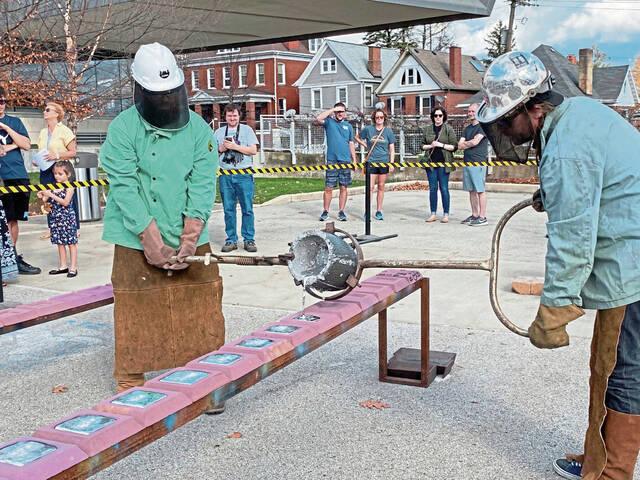 5602286_web1_gtr-MetalPour5-110722