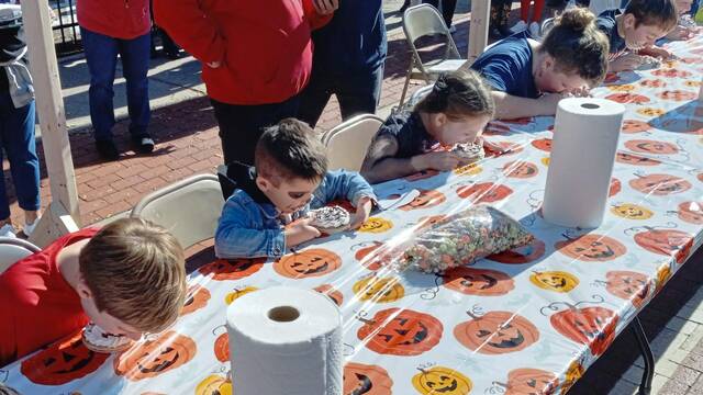 5607105_web1_pal-oakmontfallfestival-111722-4
