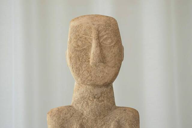 5608283_web1_ptr-GreeceUSAntiquities1-110922