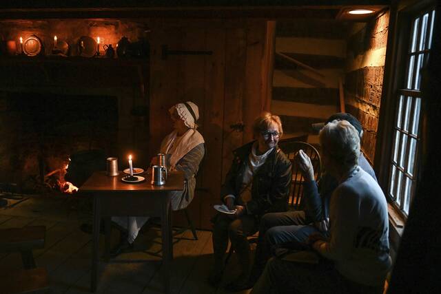 5611346_web1_gtr-lo-candlelight003-111222