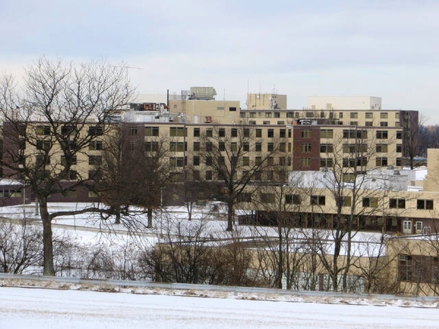 5612141_web1_VA-hospital