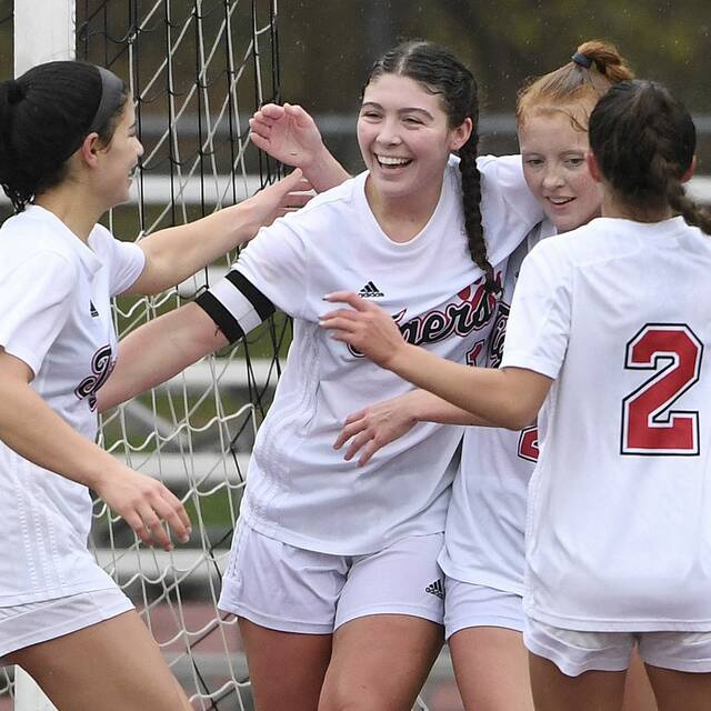 Hailey Longwell’s hat trick lifts Moon past Plum, sets up rematch with Mars