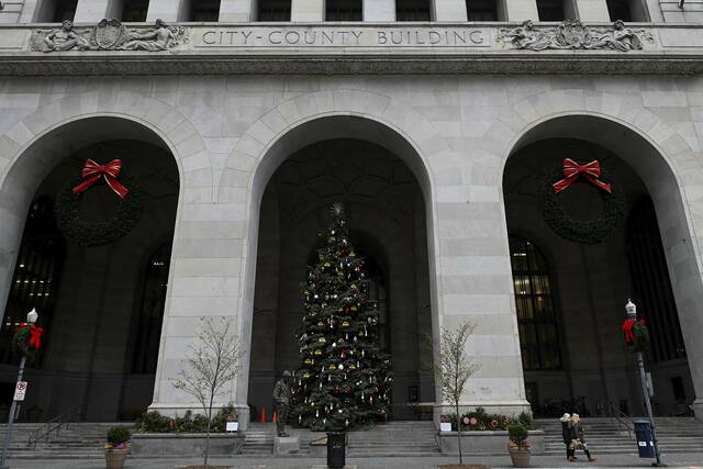 5630903_web1_ptr-CityCountyXmas001-111622