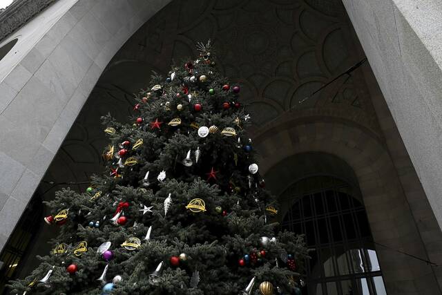 5630903_web1_ptr-CityCountyXmas002-111622