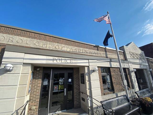 5632111_web1_vnd-Aspinwallflag-111121-2 5632111_web1_vnd-Aspinwallflag-111121-2