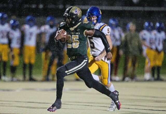 Belle Vernon, Freeport ground games thrive in old-school football weather
