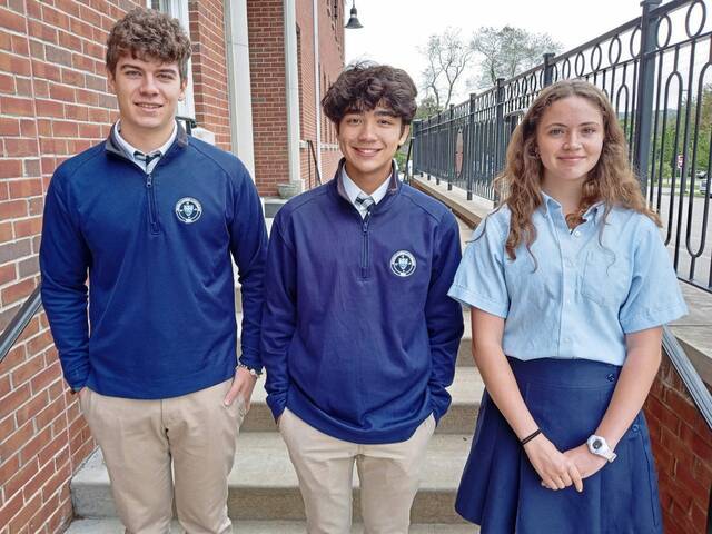 5636868_web1_hj-commendedstudents-112422