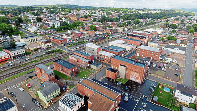 5638143_web1_tarentum-file