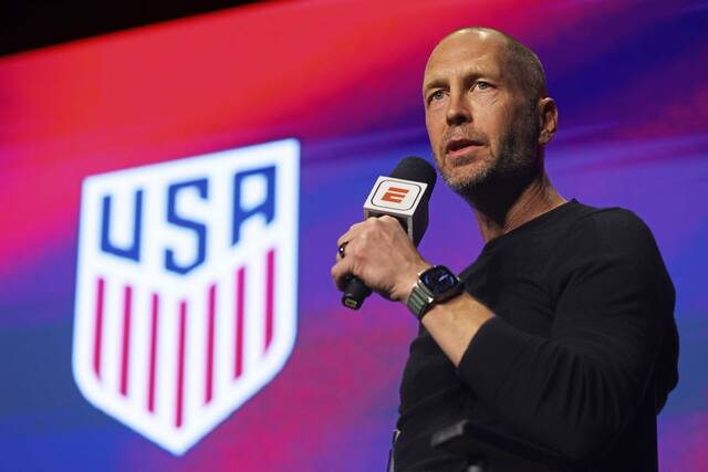 5642866_web1_ptr-WorldCupUS-111922