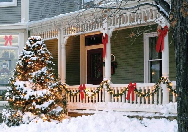 5643290_web1_ChristmasVictorian