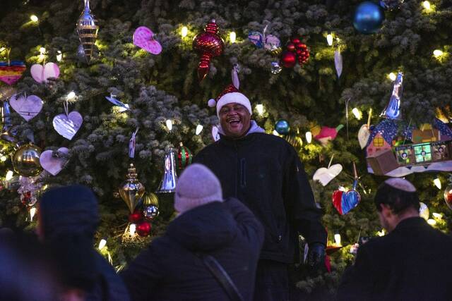 5644113_web1_ptr-LightUpNight3-112022