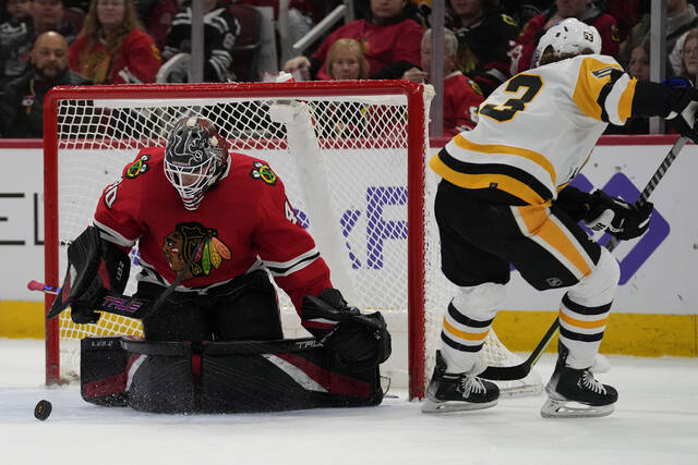 Crosby, Malkin score as Penguins beat Blackhawks, 5-3