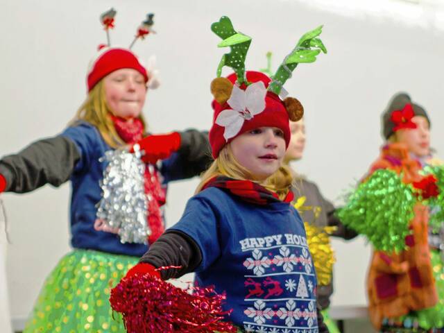 5648467_web1_pal-holidayevents-120122-1