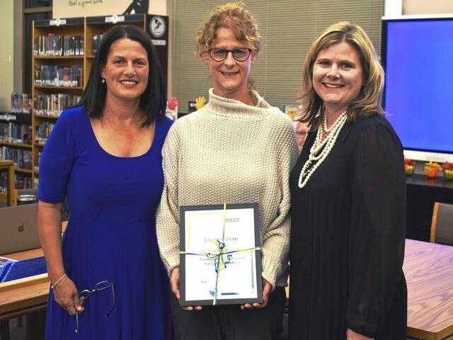 5653994_web1_hj-educatorofyear-120122-1