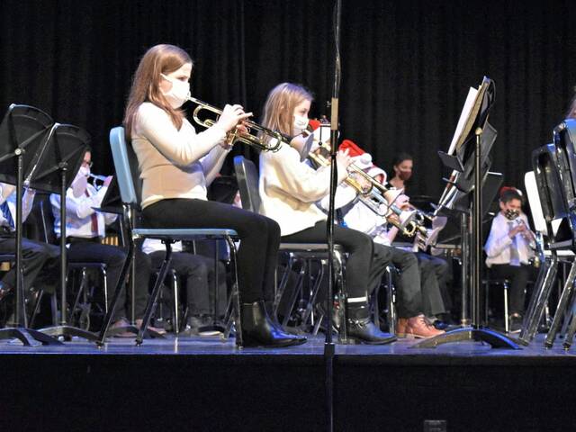 5655060_web1_hj-bandextravaganza-120122-1