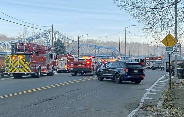 5659956_web1_ptr-MansfieldBridgeCrash-112522