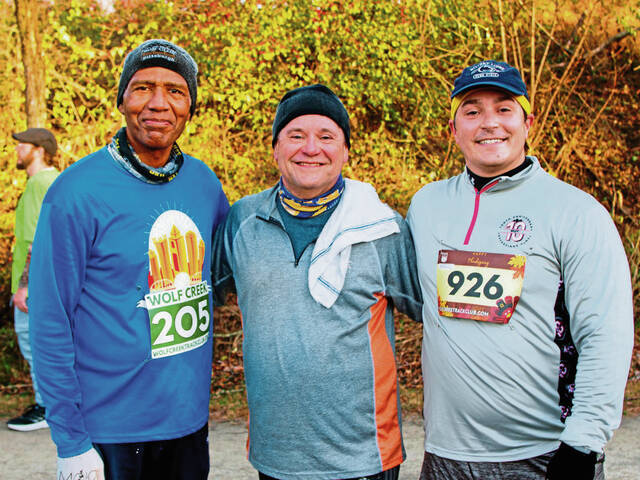 5660538_web1_bp-turkeytrot-120822-7