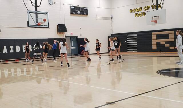 Despite small roster, Riverview girls in position to stay in section hunt