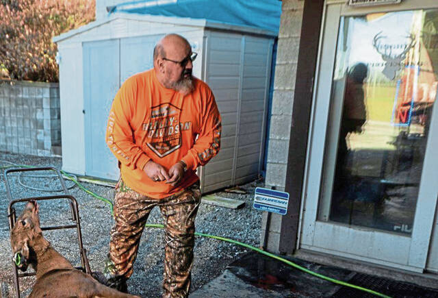 5664745_web1_gtr-DeerSeason1CROP-112722