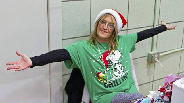 5667420_web1_sig-mealsonwheels-120822-3