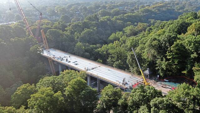 5674861_web1_ptr-FernHollowBridge-001-082522