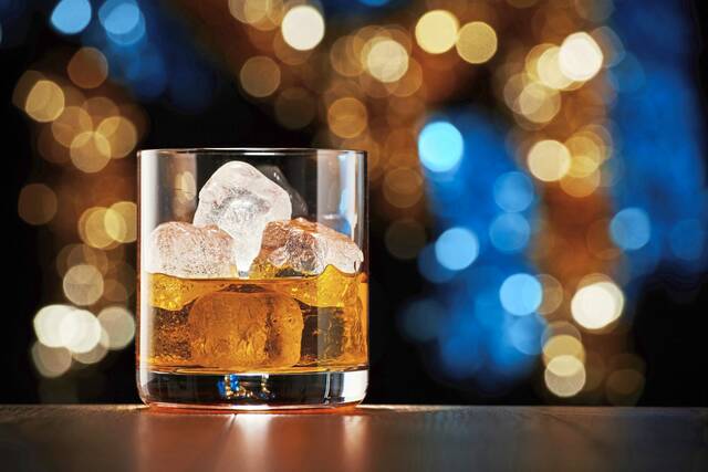 5651456_web1_vnd-HolidayCocktailsMain-121822