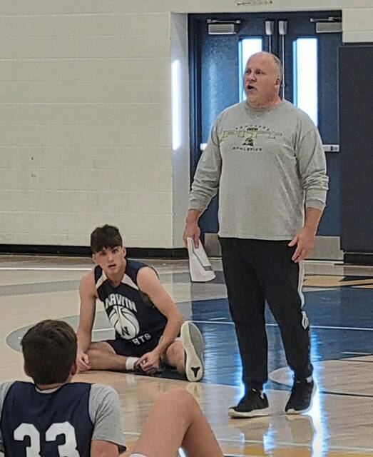 Westmoreland County basketball notes: Coaching reunion at Norwin tournament