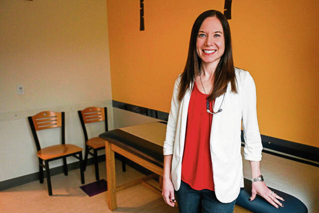 5672970_web1_gtr-hospitalstatus-120222-pediatrician