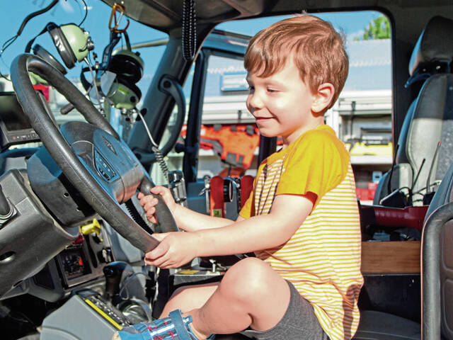 5675763_web1_cv-collierfirstresponders-082522-1