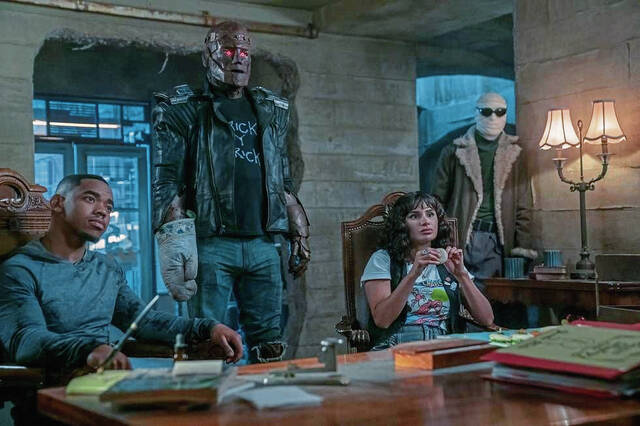 5677906_web1_ptr-ViewingTip3-12112022-DoomPatrol