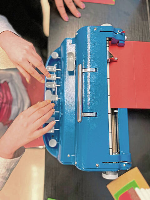 5684530_web1_gtr-braillecards3