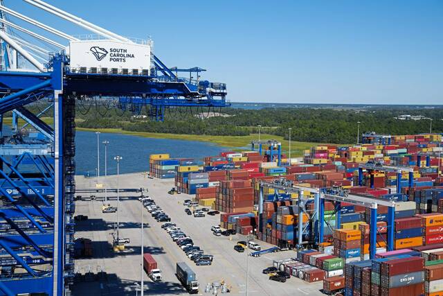 5691770_web1_AP22278093757731